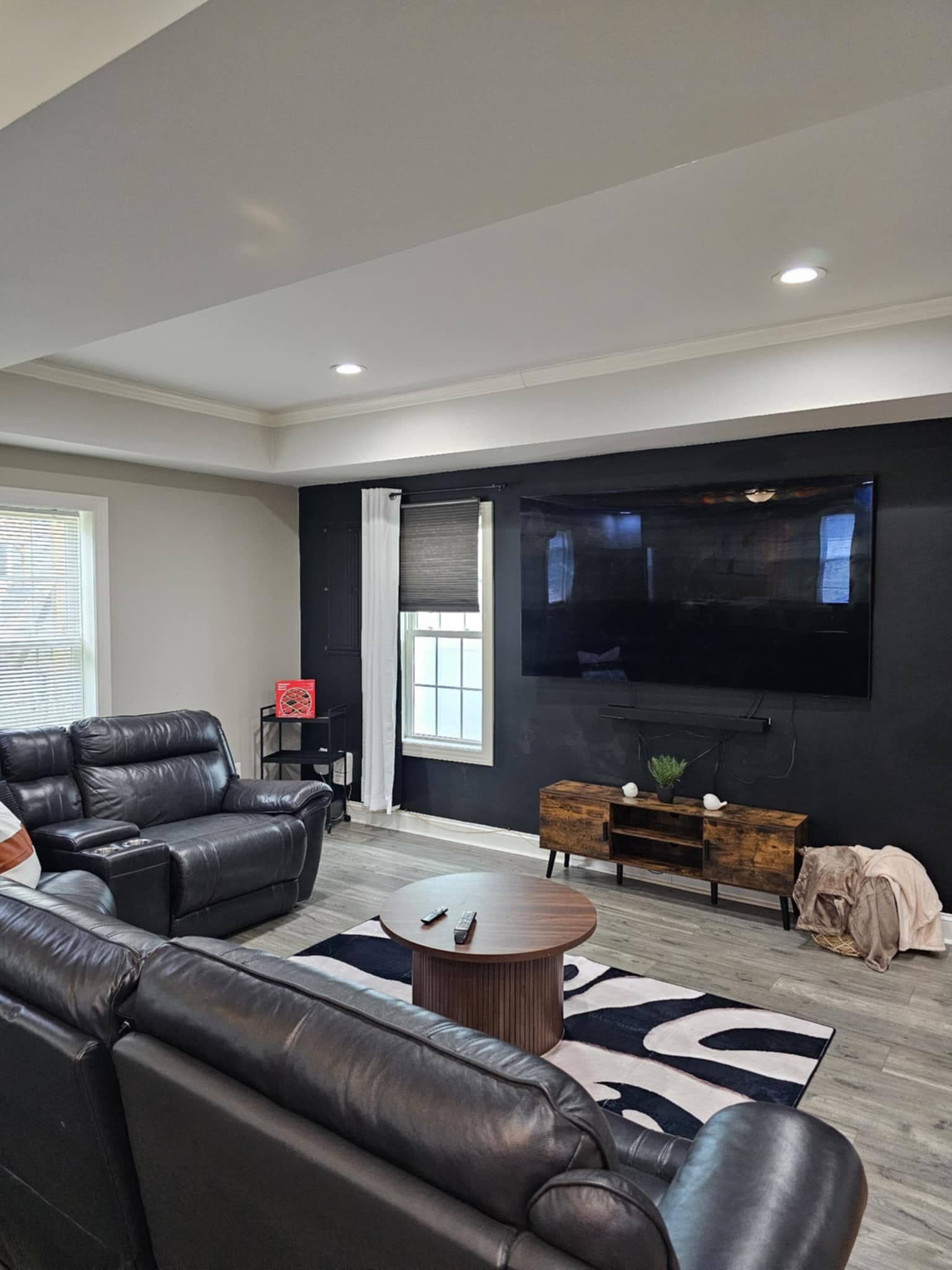Norfolk House: 9648 Mason Creek Rd