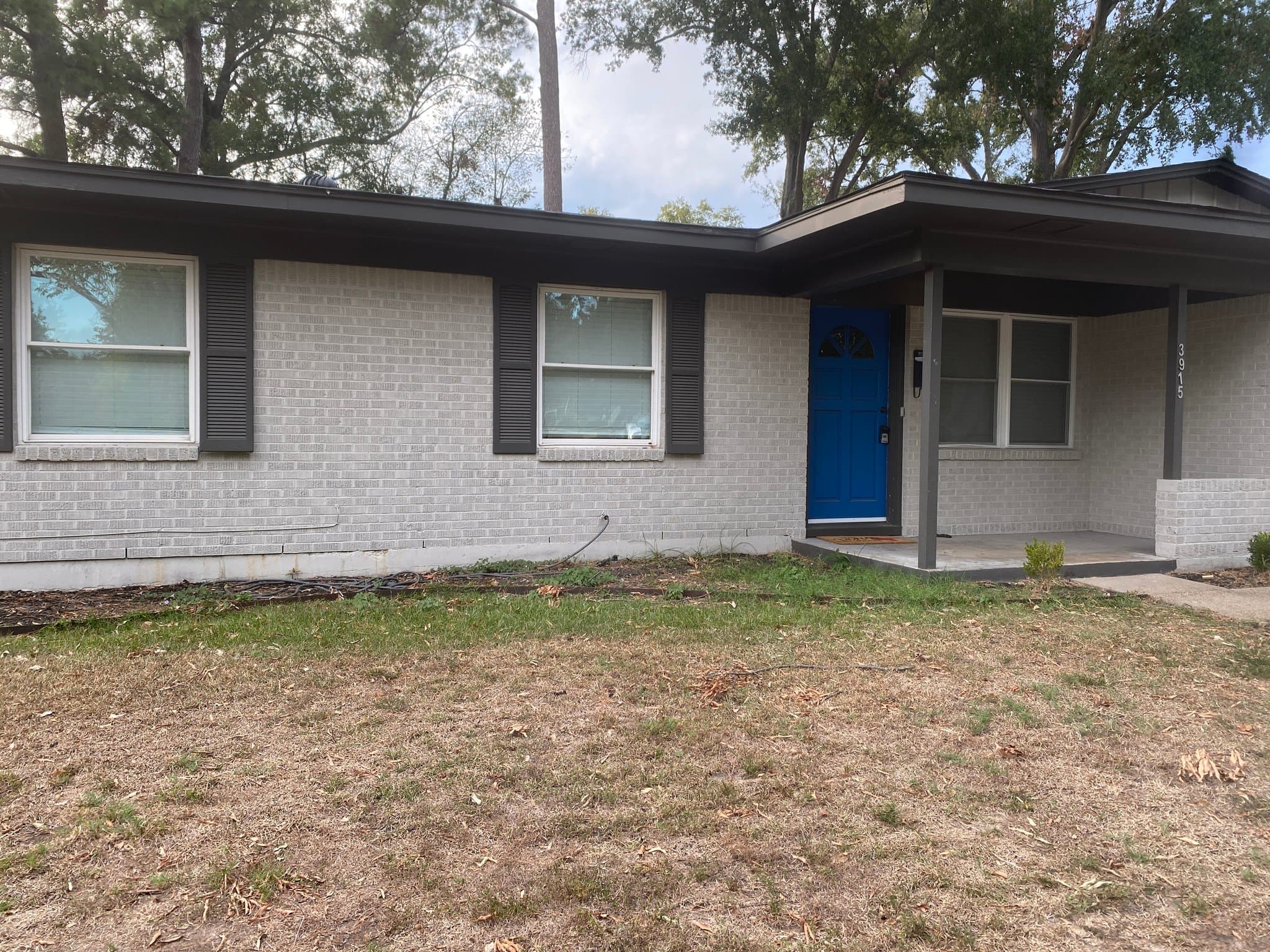 Texarkana House: 3915 Sabine Ave