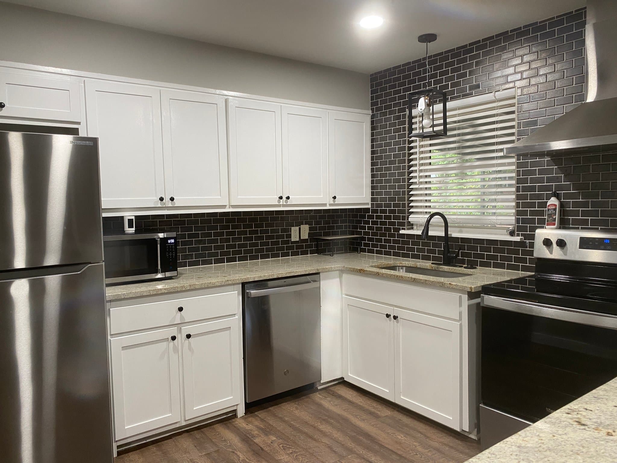 Texarkana House: 3915 Sabine Ave