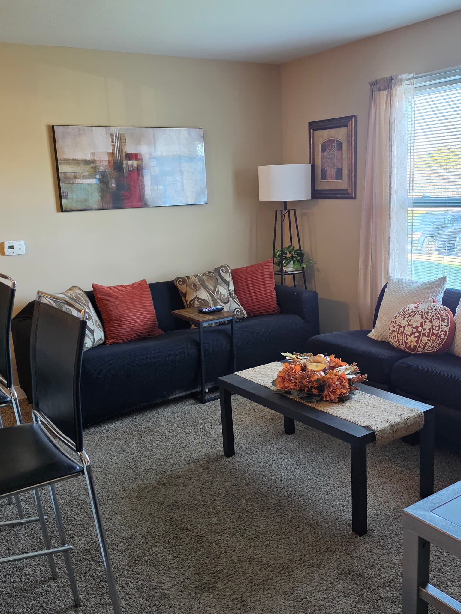 Marshfield Apartment: 2313 W 5th St
