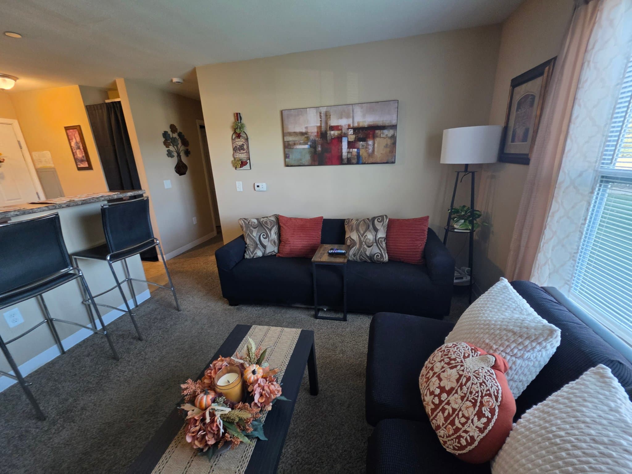 Marshfield Apartment: 2313 W 5th St