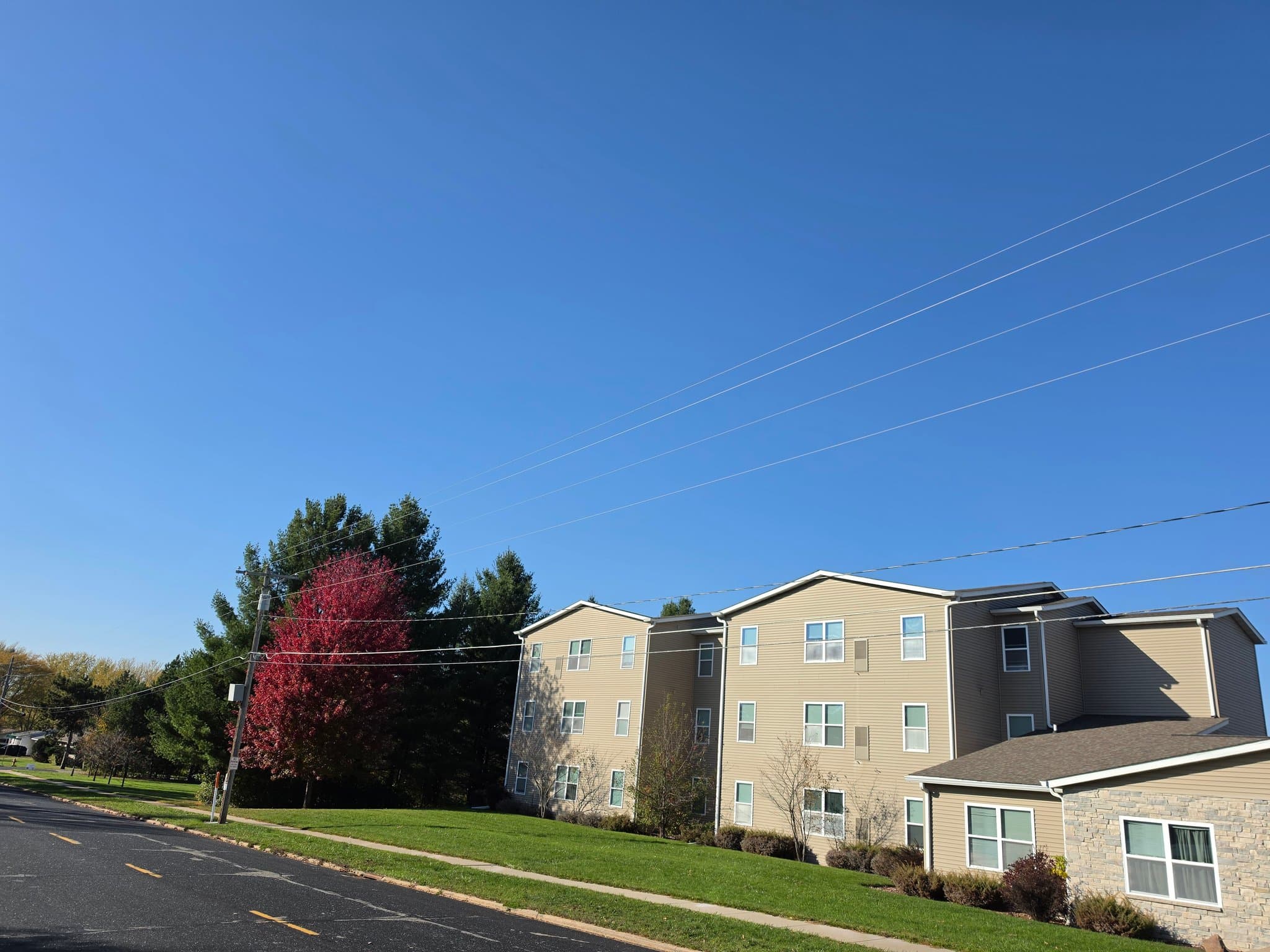 Marshfield Apartment: 2313 W 5th St