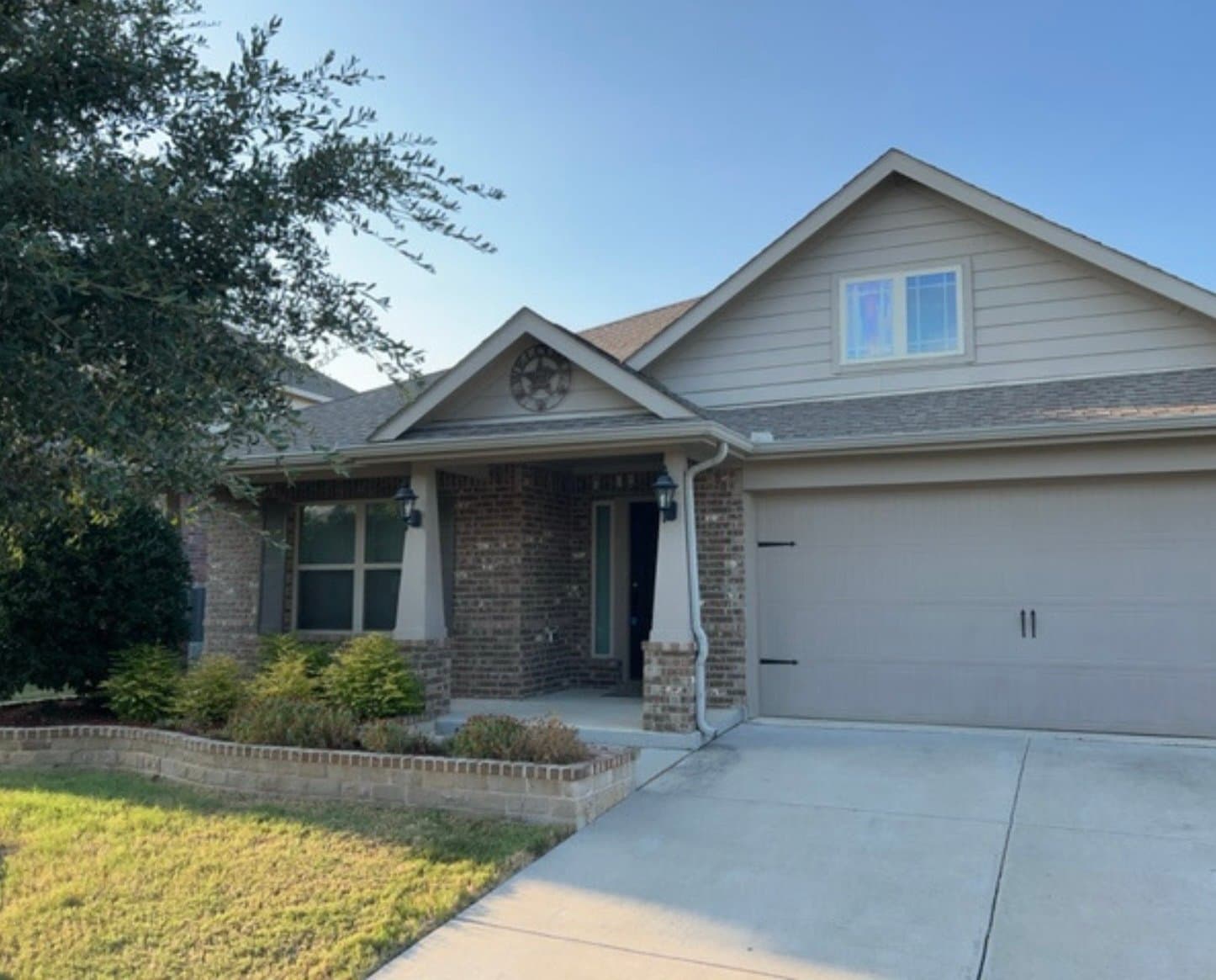 Anna House: 1400 Crossvine Dr.