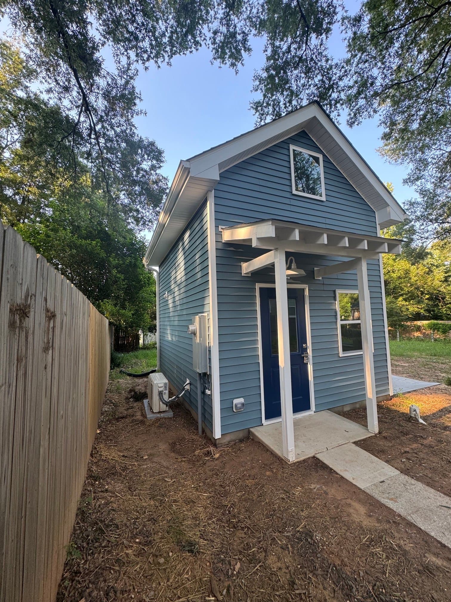 Durham House: 2712 Ashe St