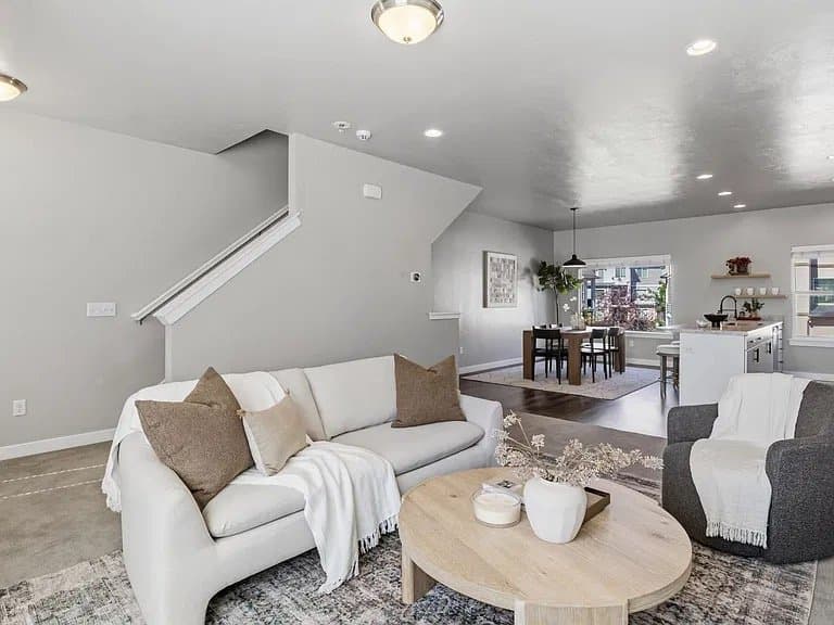 Pleasant Grove Townhome: 1749 W 60 S