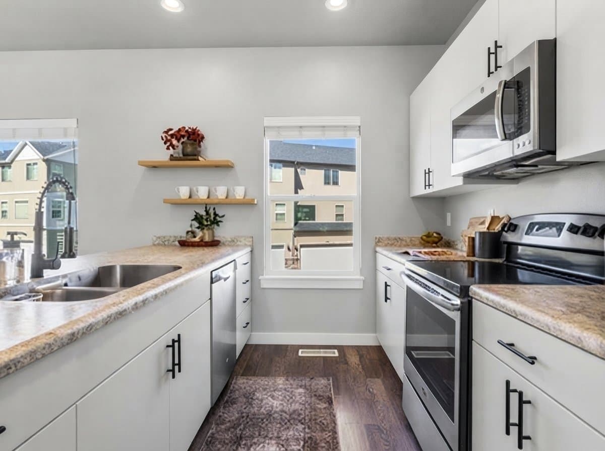 Pleasant Grove Townhome: 1749 W 60 S