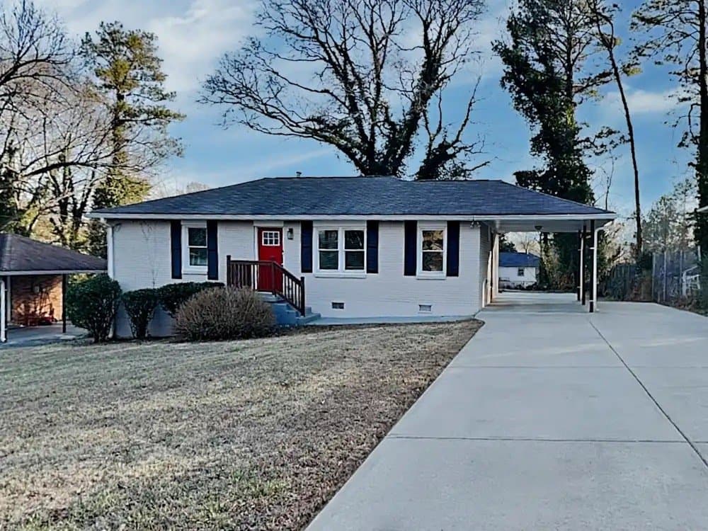 Decatur House: 2490 Brentwood Rd