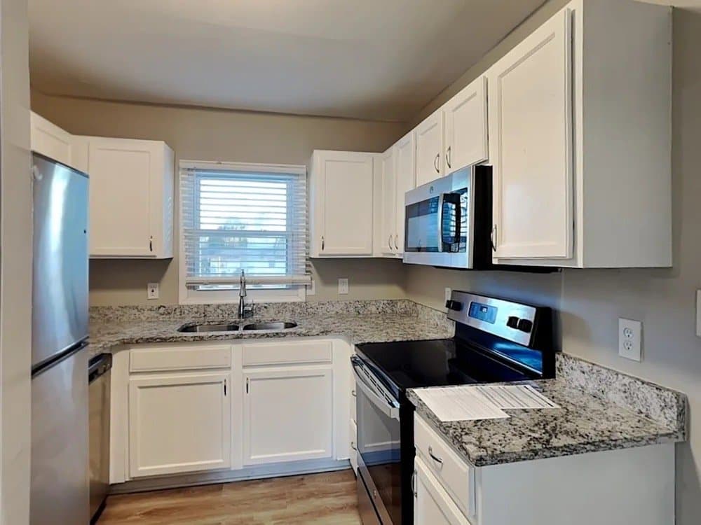 Decatur House: 2490 Brentwood Rd