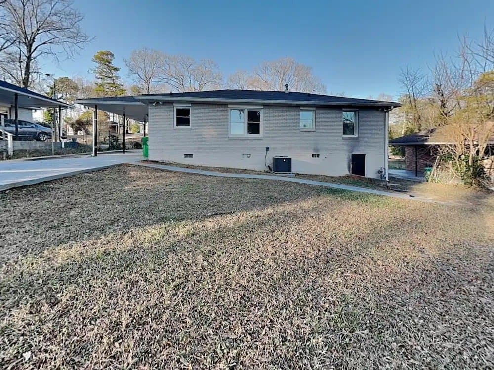 Decatur House: 2490 Brentwood Rd