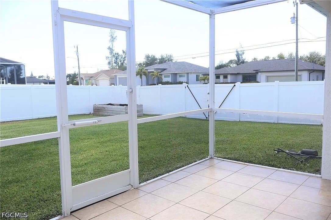 Cape Coral House: 1632 SW 18th St