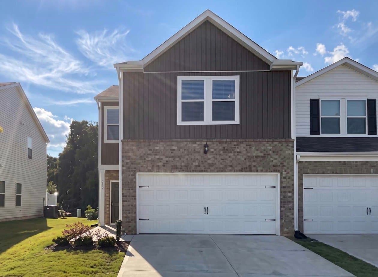Knightdale Townhome: 935 Greenville Way