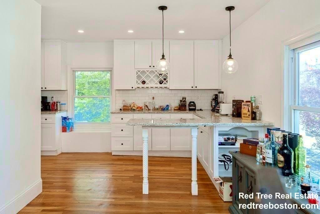 Boston Condo: 21 Kinross Rd.
