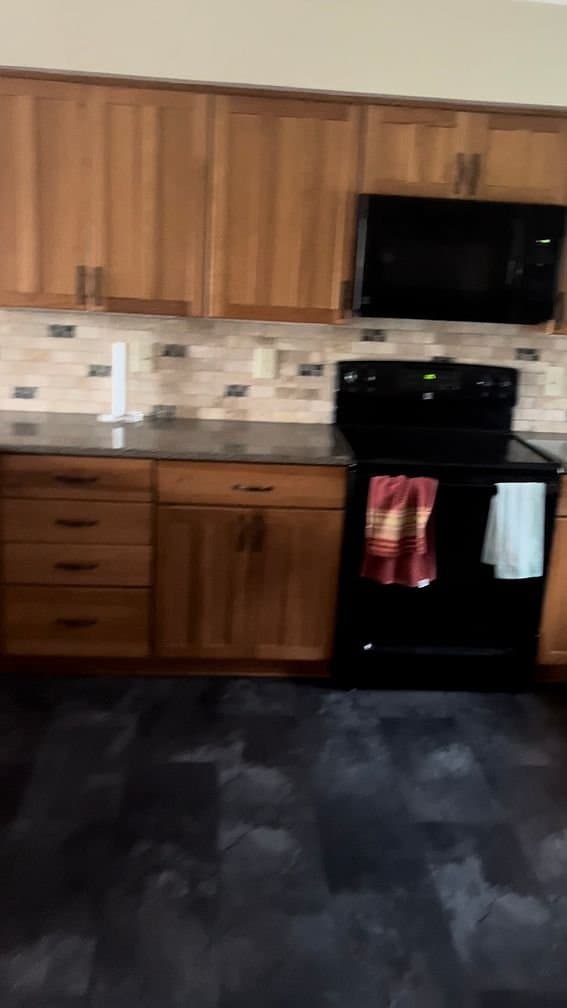 Pewaukee House: N28w27586 Peninsula Dr