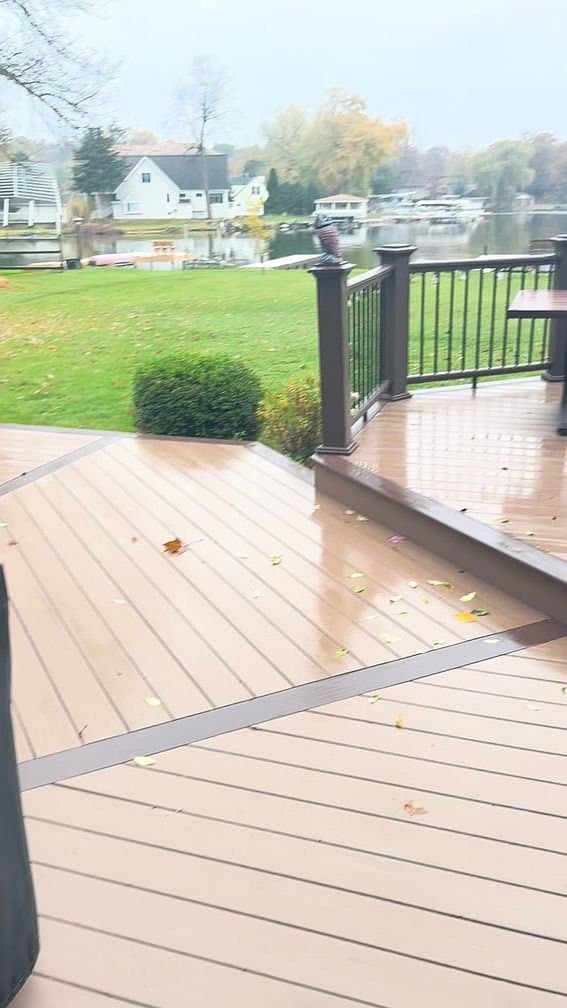 Pewaukee House: N28w27586 Peninsula Dr