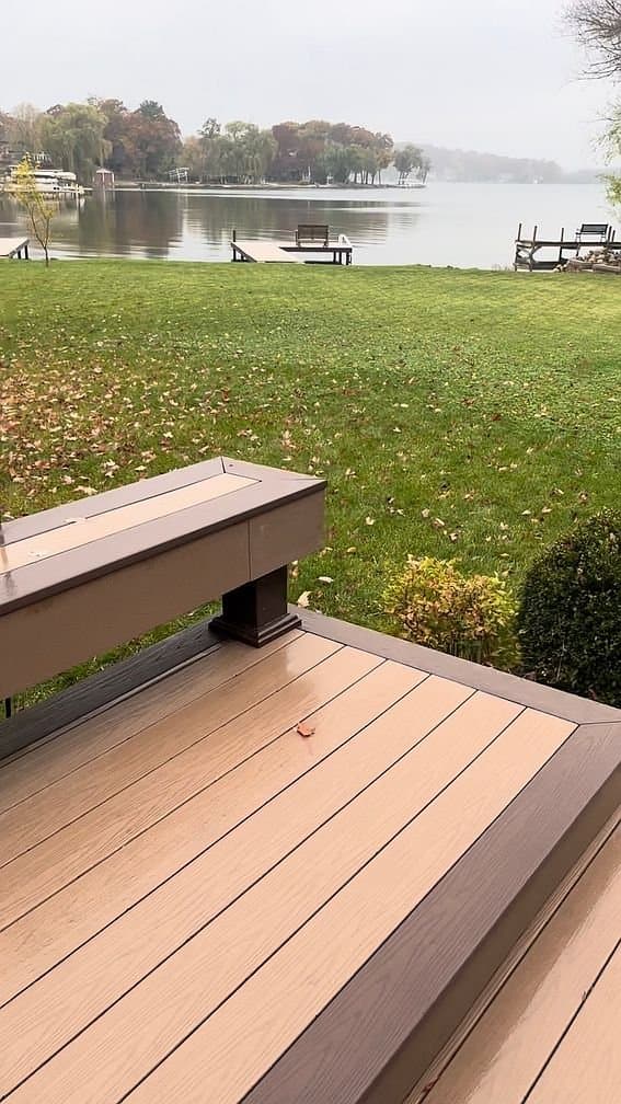 Pewaukee House: N28w27586 Peninsula Dr