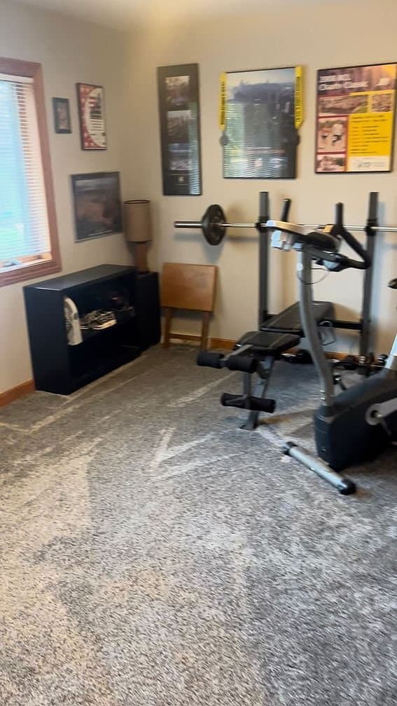 Pewaukee House: N28w27586 Peninsula Dr