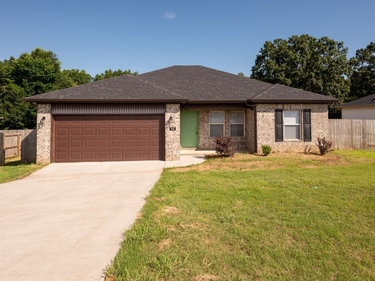 Jacksonville House: 209 Sparrow Rd