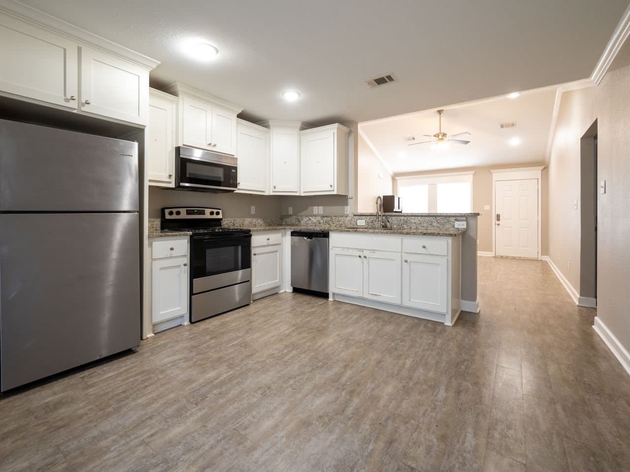 Jacksonville House: 209 Sparrow Rd