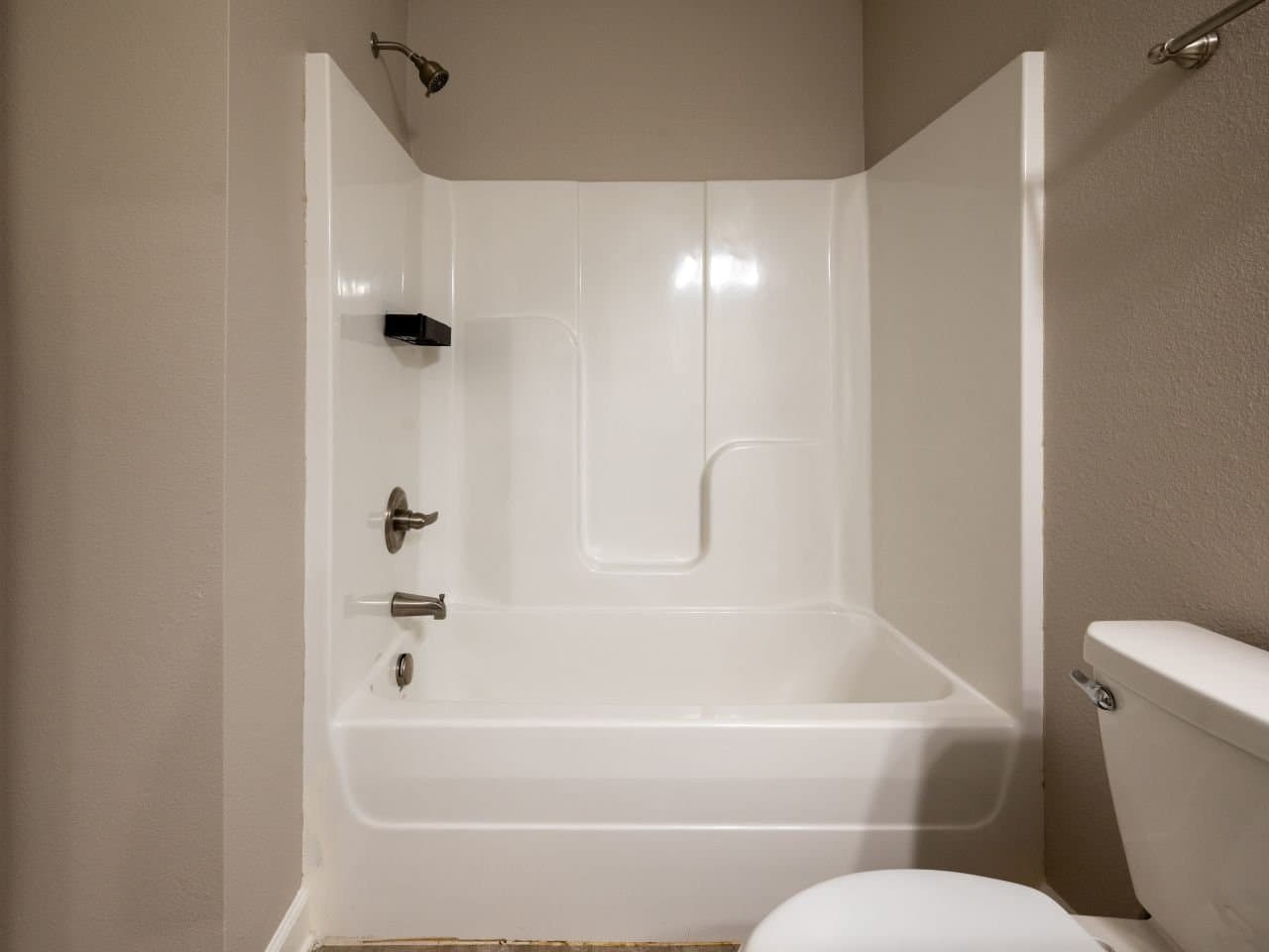 Jacksonville House: 209 Sparrow Rd