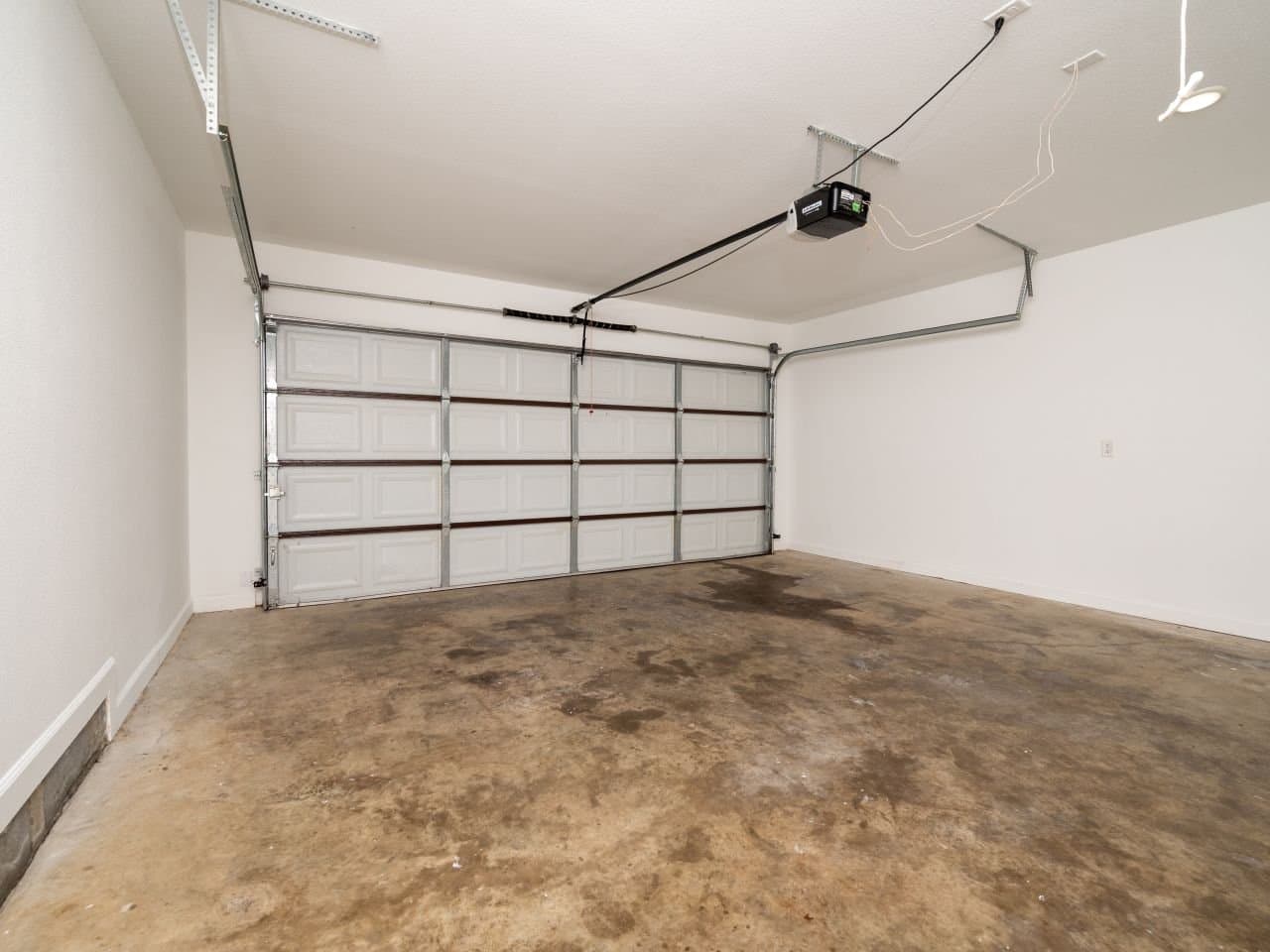 Jacksonville House: 209 Sparrow Rd