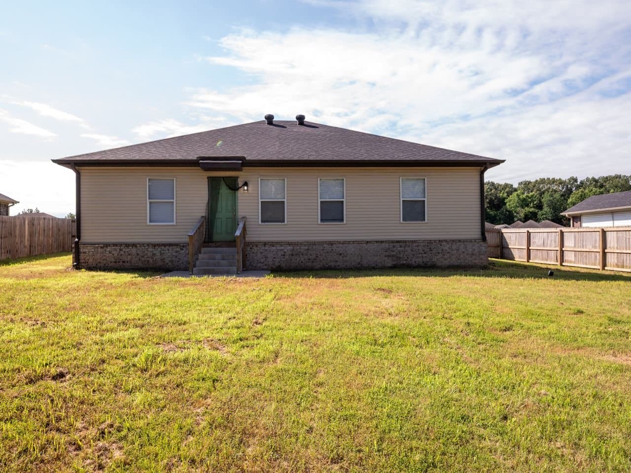 Jacksonville House: 209 Sparrow Rd