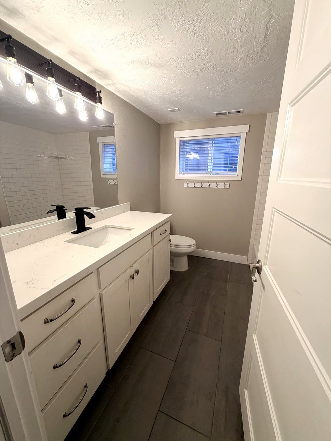 Draper House: 11859 S Preamble Rd