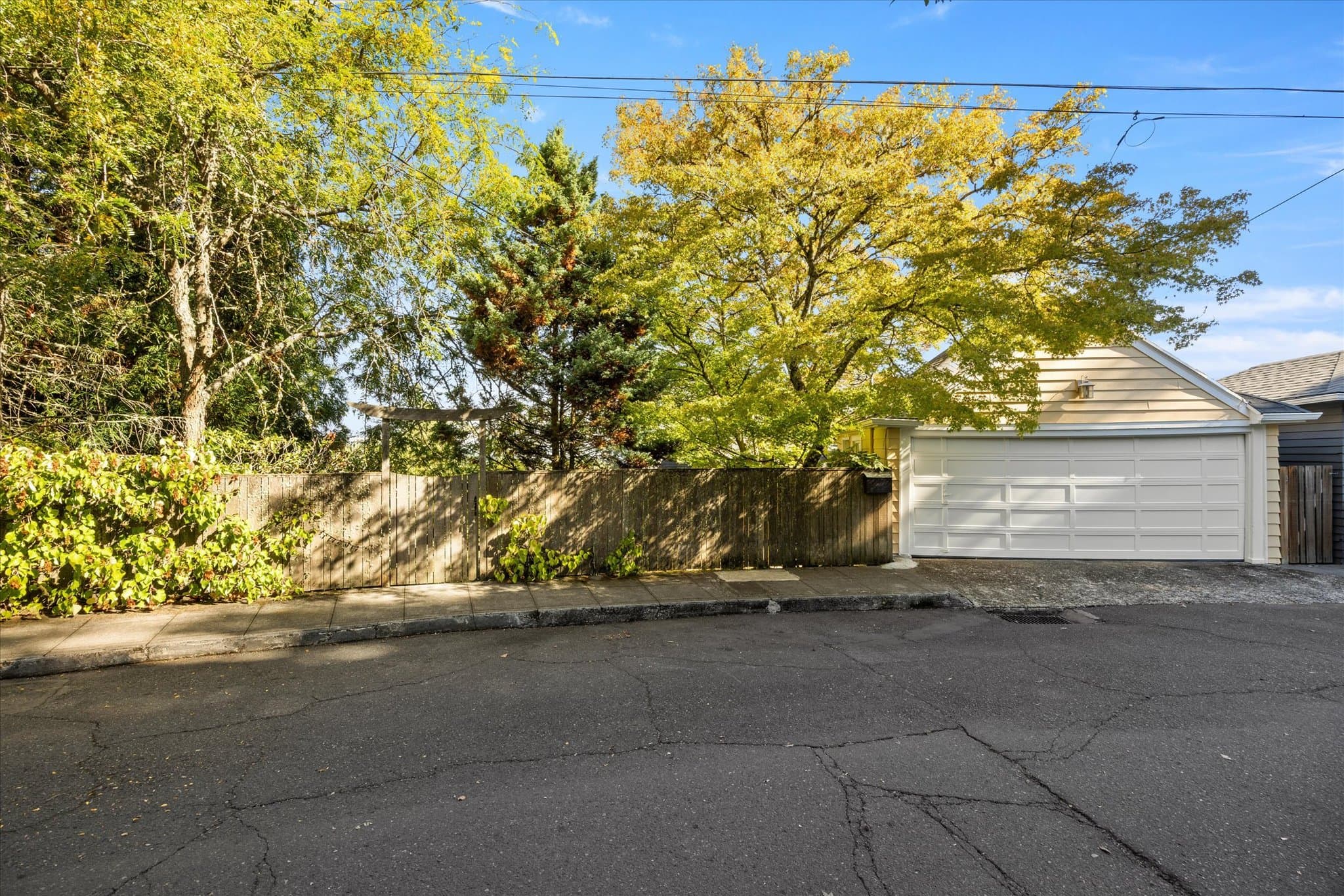 Portland House: 2744 SW Summit Dr