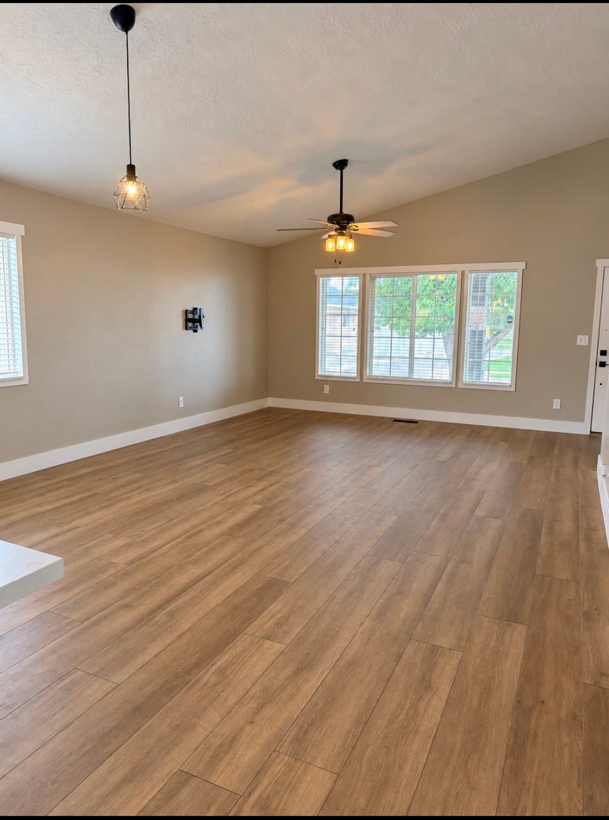 Draper House: 11859 S Preamble Rd