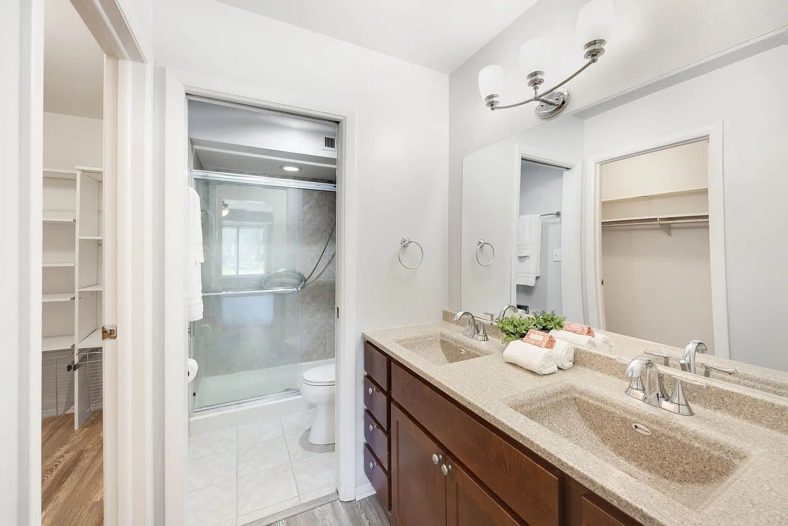 Crystal Lake House: 740 Saint Andrews Ln