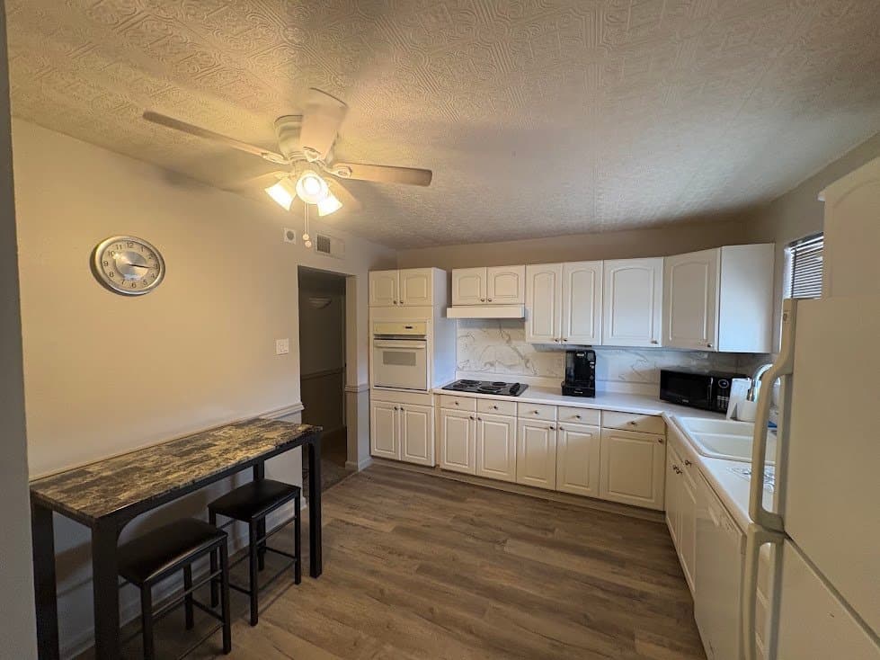 Scottsdale House: 6750 E Sheridan St