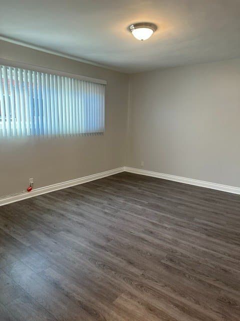 Los Angeles Apartment: 1455 S Wooster St