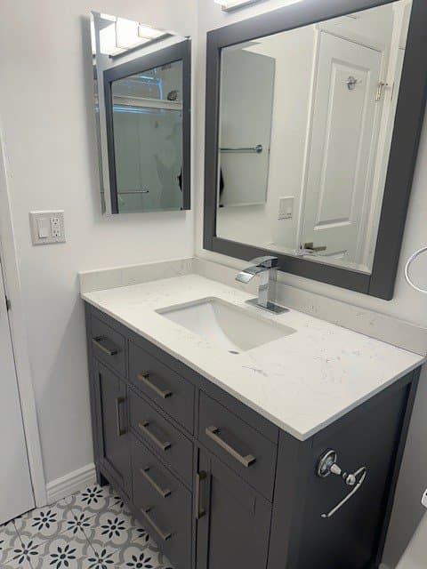 Los Angeles Apartment: 1455 S Wooster St