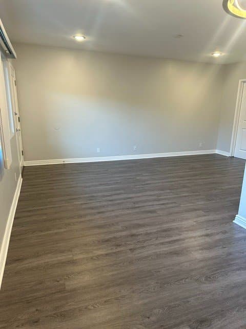 Los Angeles Apartment: 1455 S Wooster St