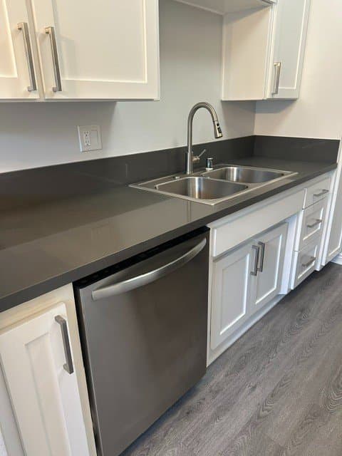 Los Angeles Apartment: 1455 S Wooster St