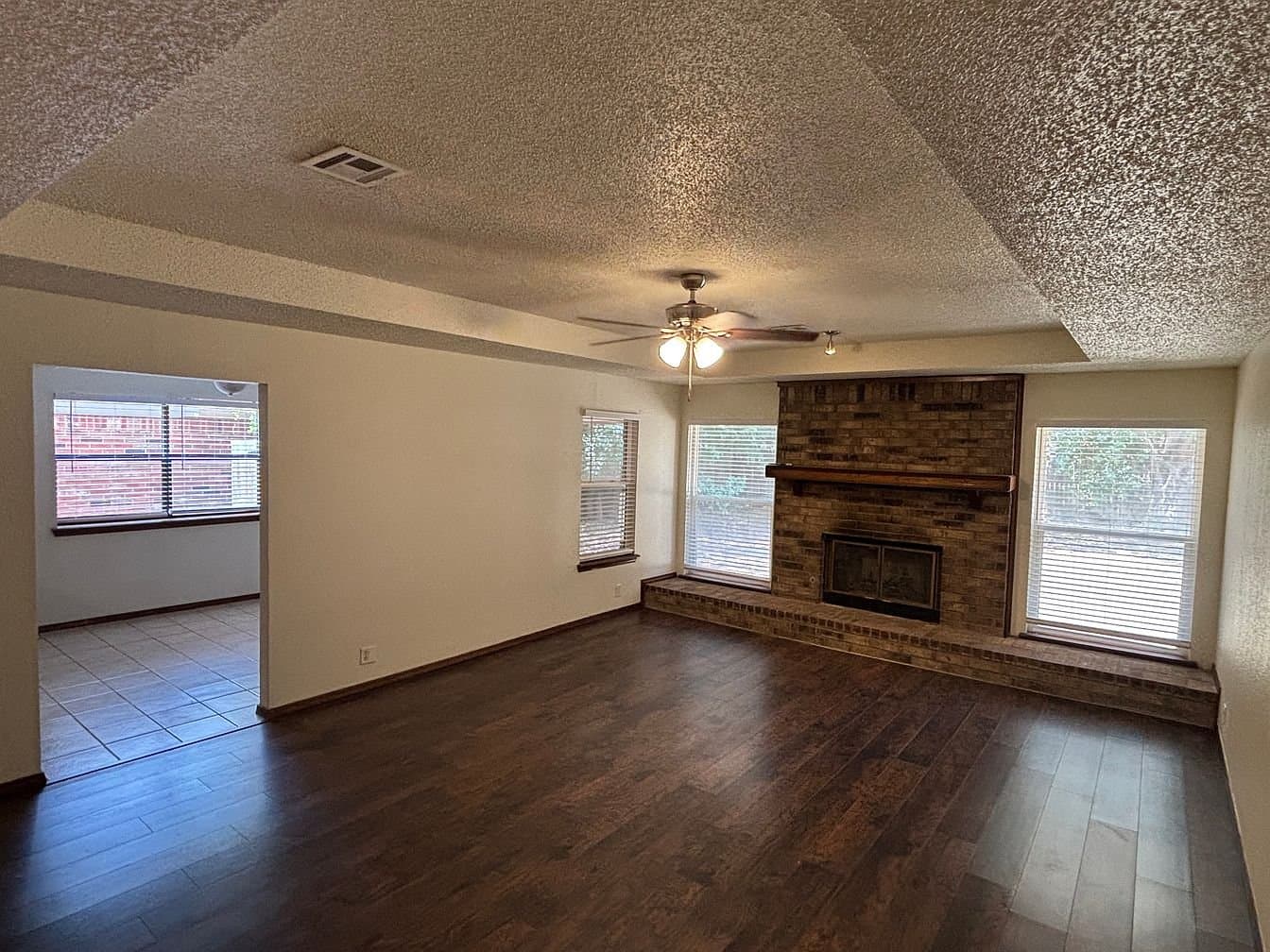 Edmond House: 21 Pueblo