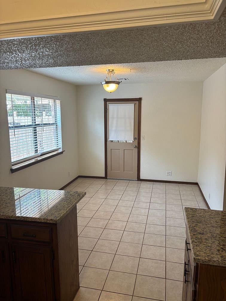 Edmond House: 21 Pueblo