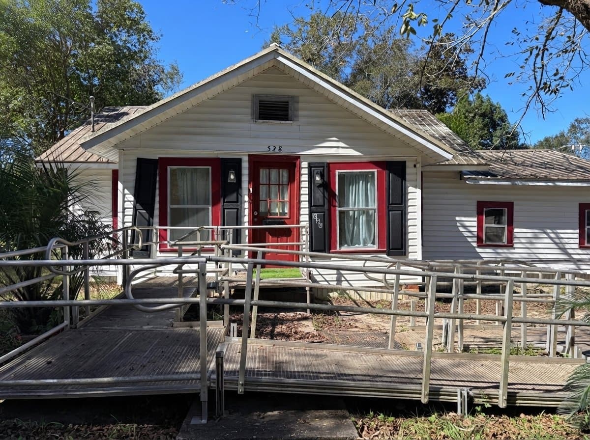 Chipley House: 528 Martin Luther King Dr