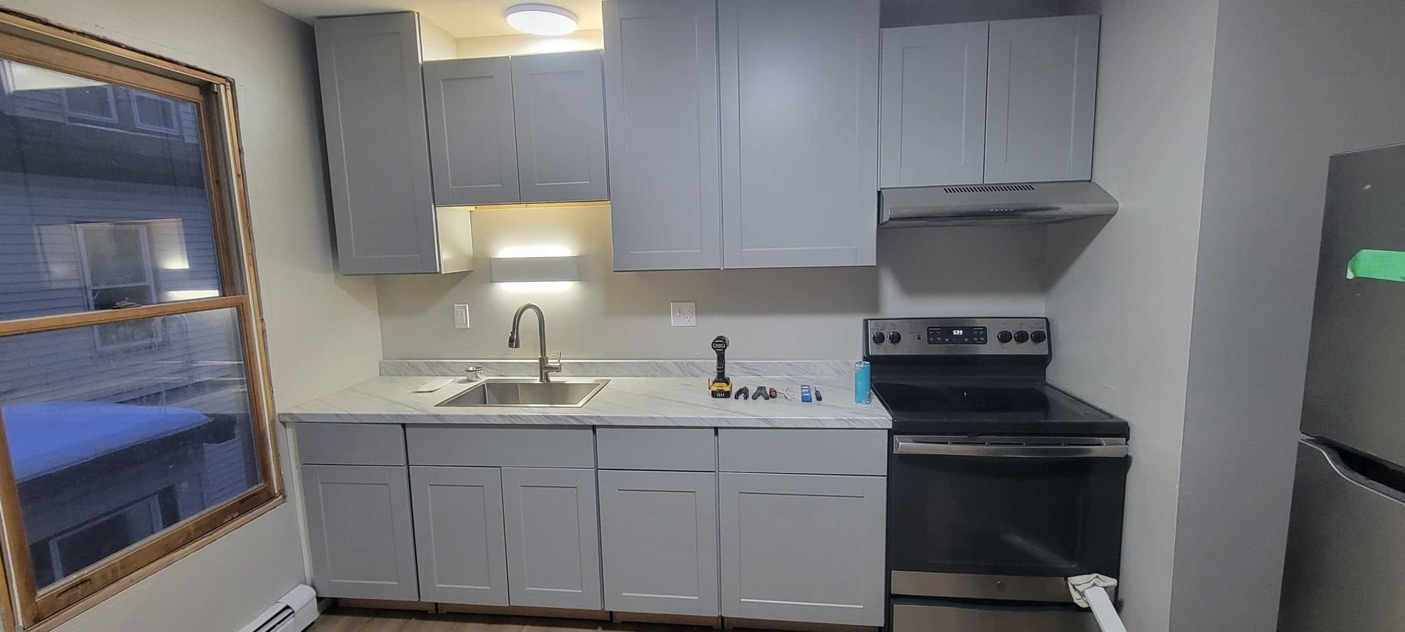 Manchester Apartment: 418 Laurel St