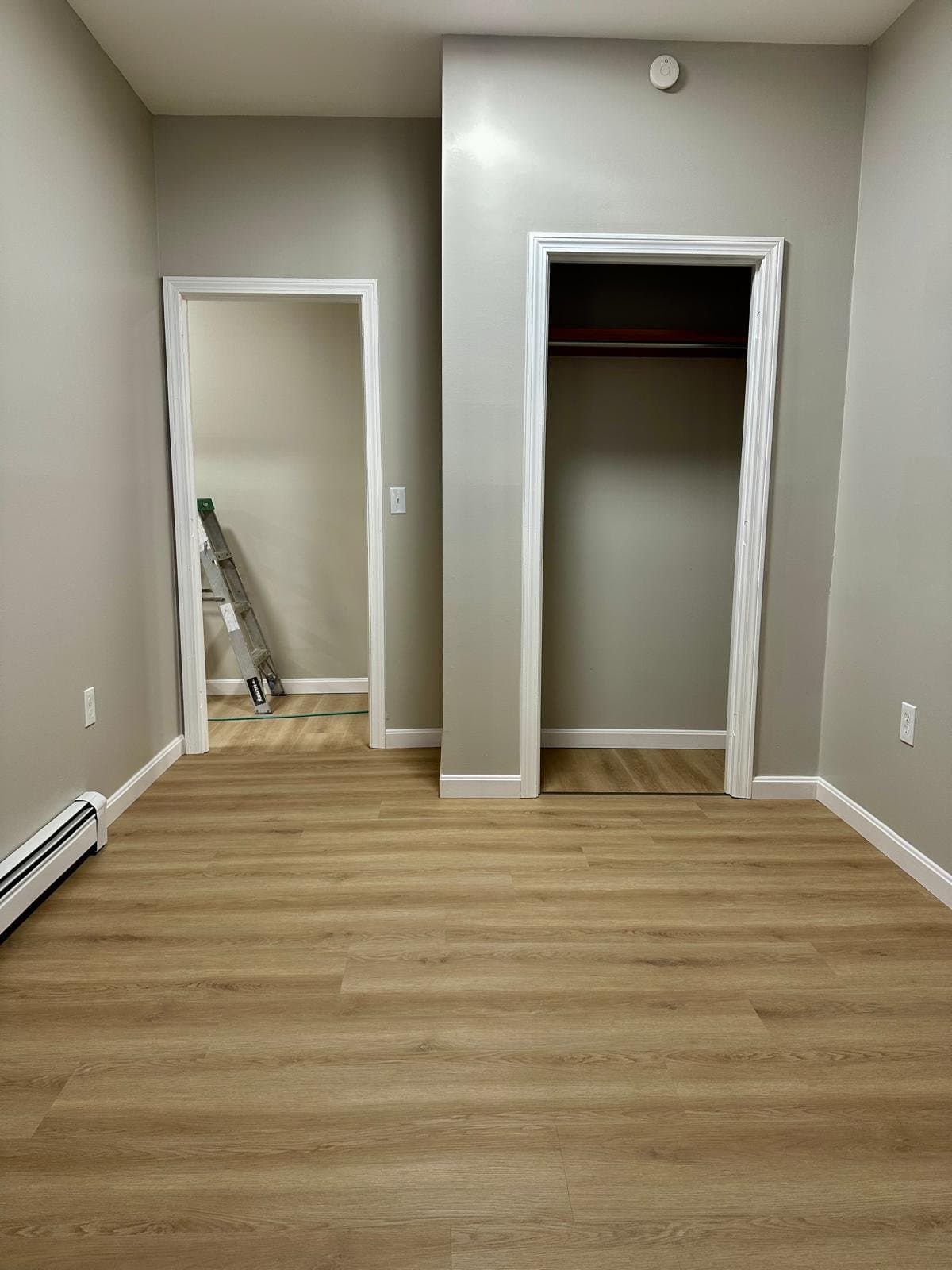 Manchester Apartment: 418 Laurel St
