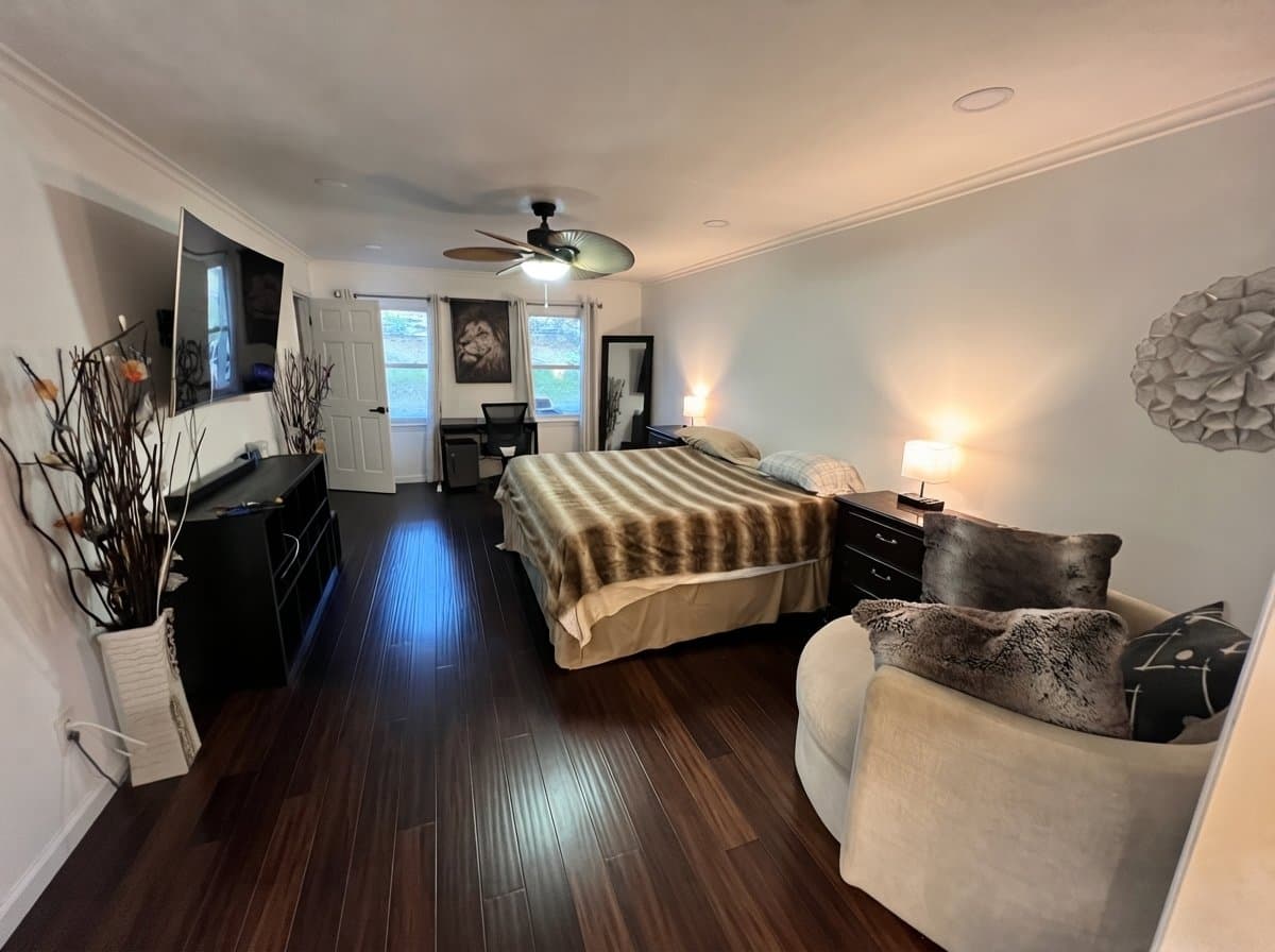 Stone Mountain Single Room: 488 Allana Court
