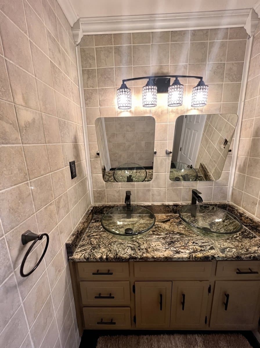 Stone Mountain Single Room: 488 Allana Court