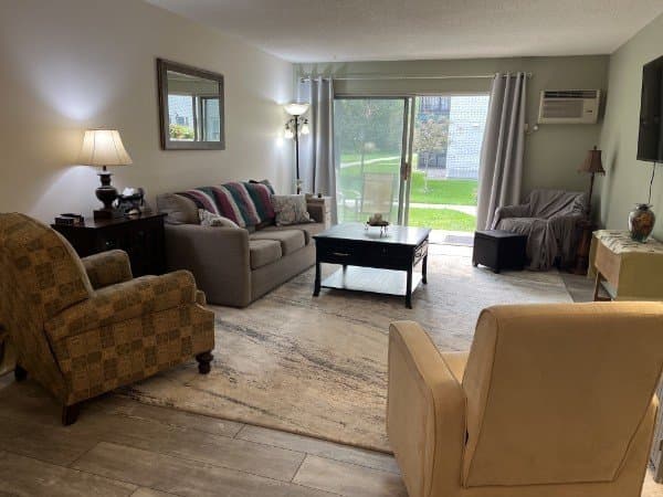 Saint Paul Condo: 2720 Dale St N