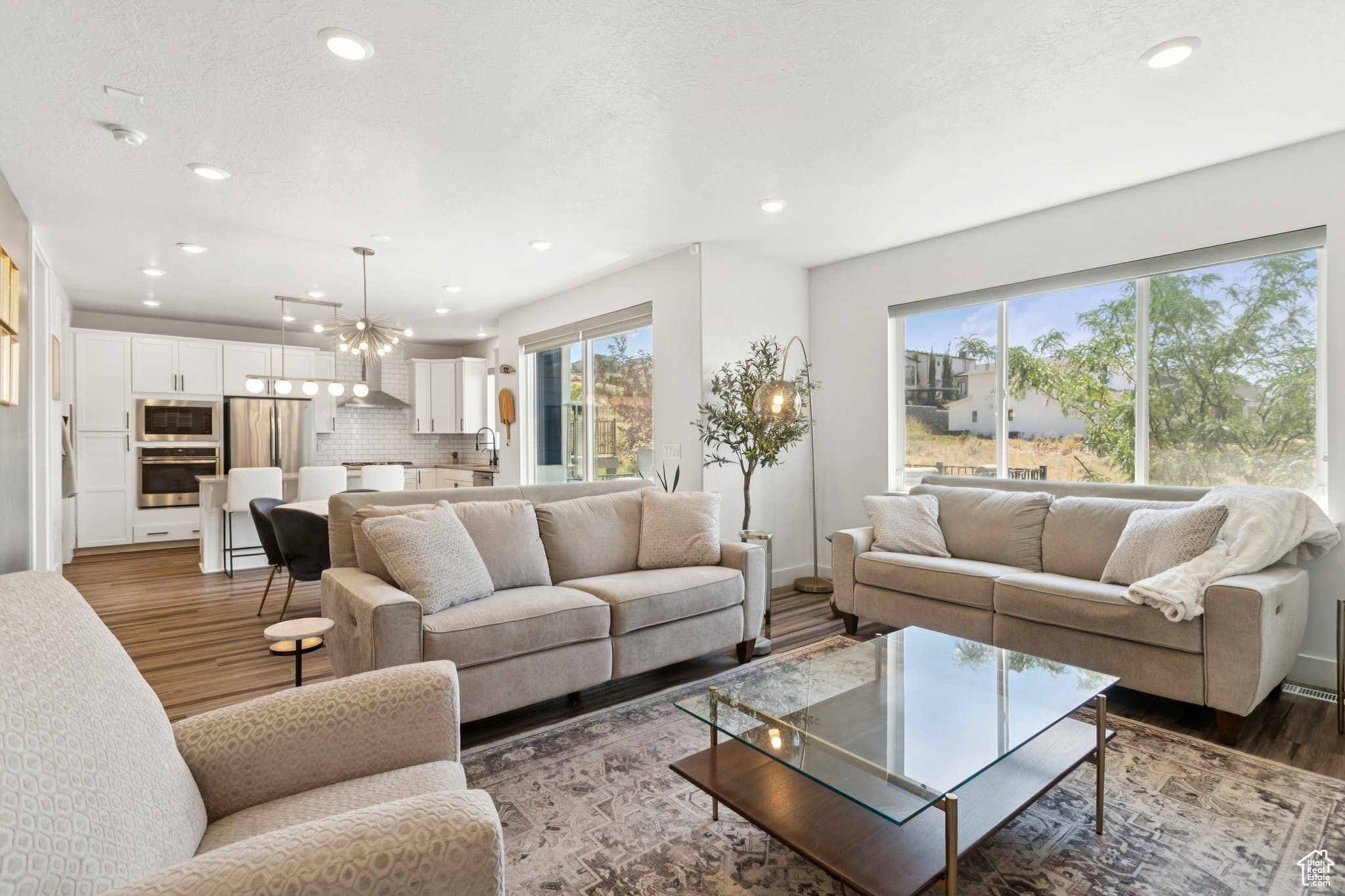 North Salt Lake House: 326 Bella Vida Dr