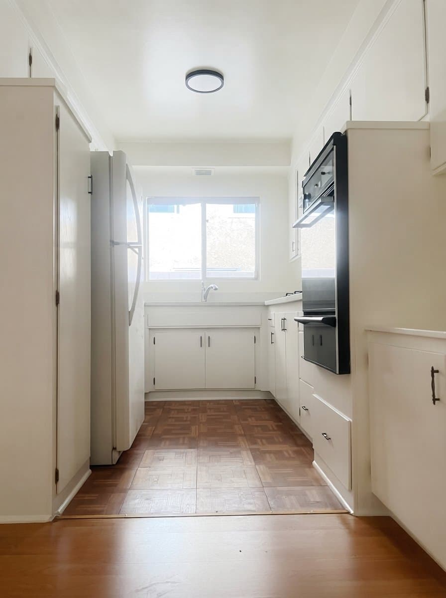 Glendale Apartment: 312 E Stocker St