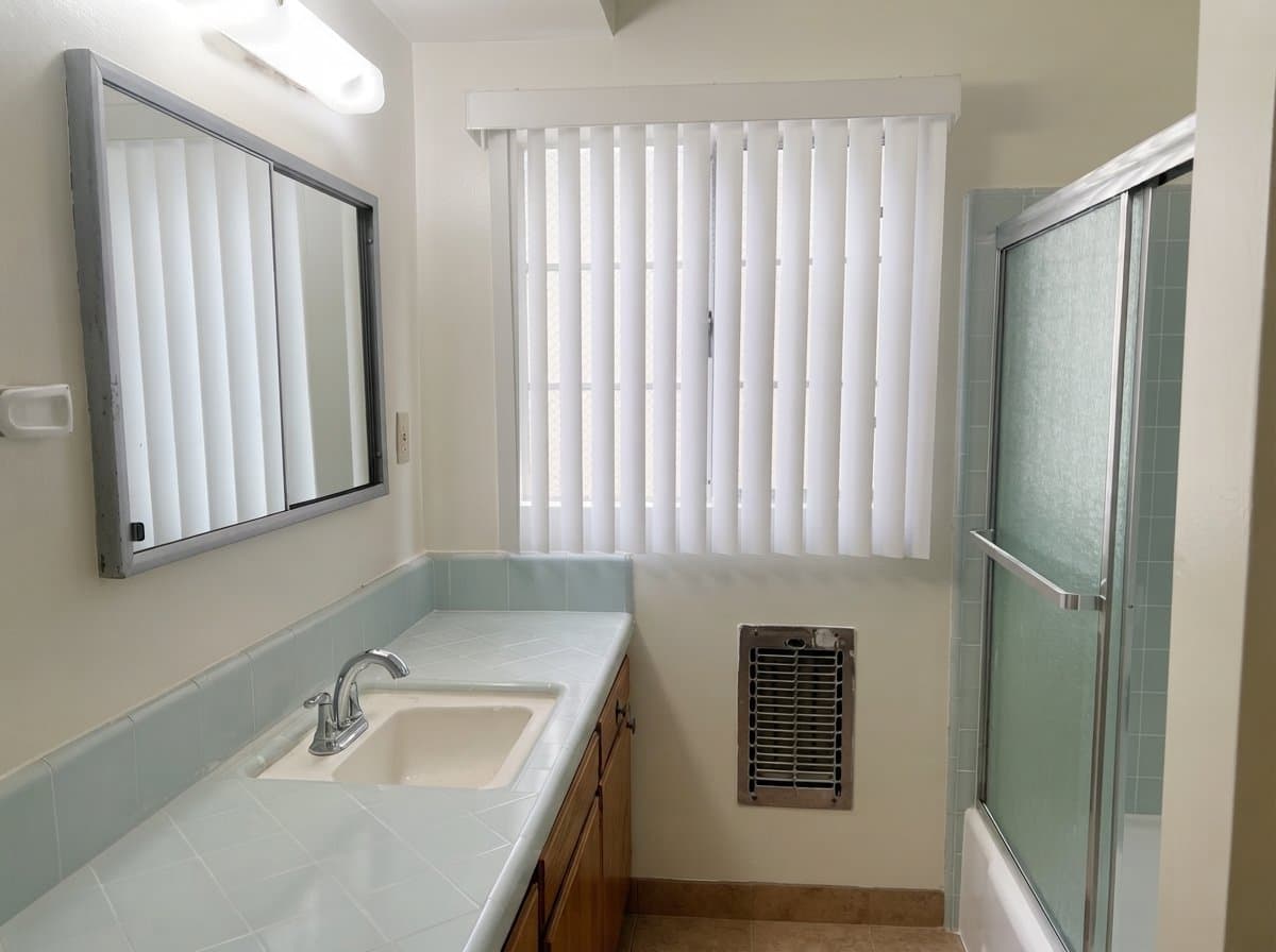 Glendale Apartment: 312 E Stocker St