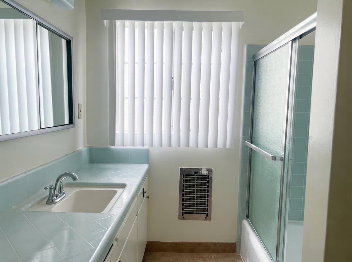 Glendale Apartment: 312 E Stocker St