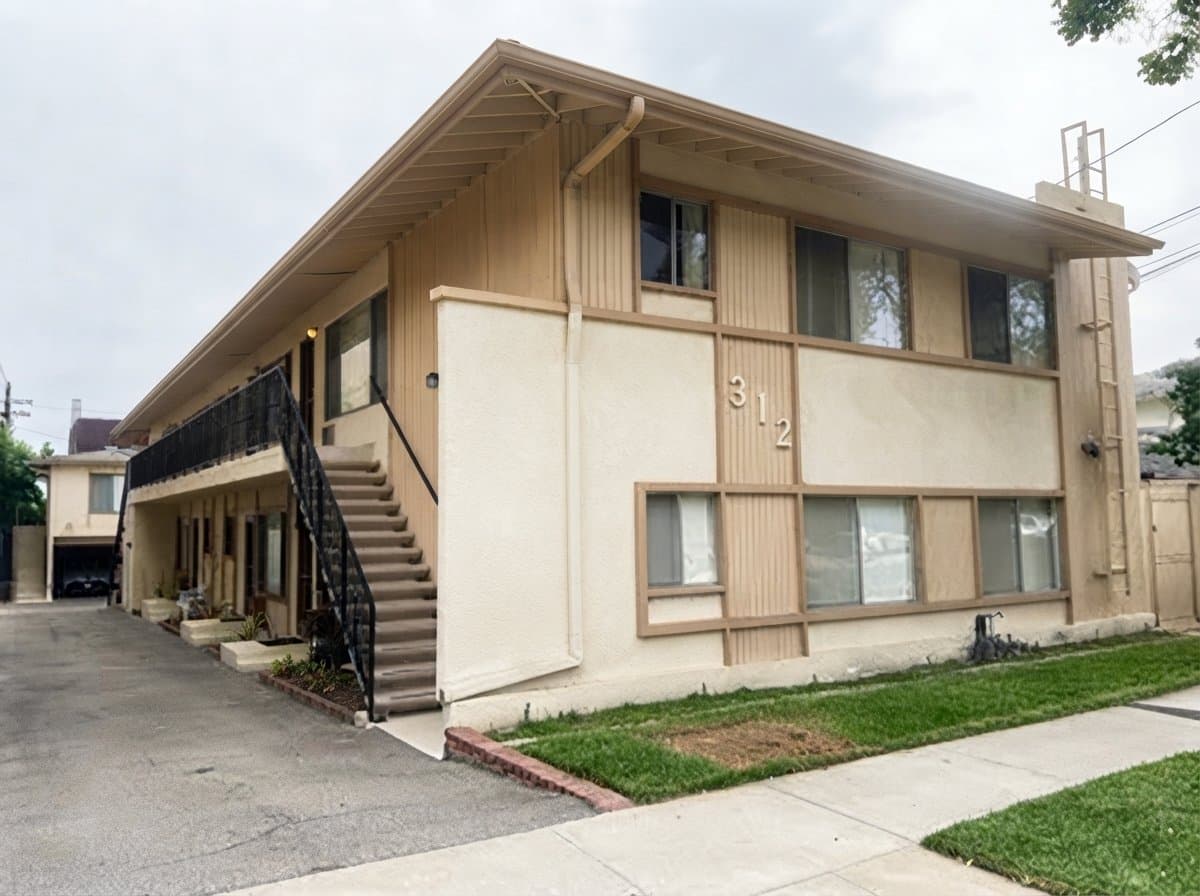 Glendale Apartment: 312 E Stocker St