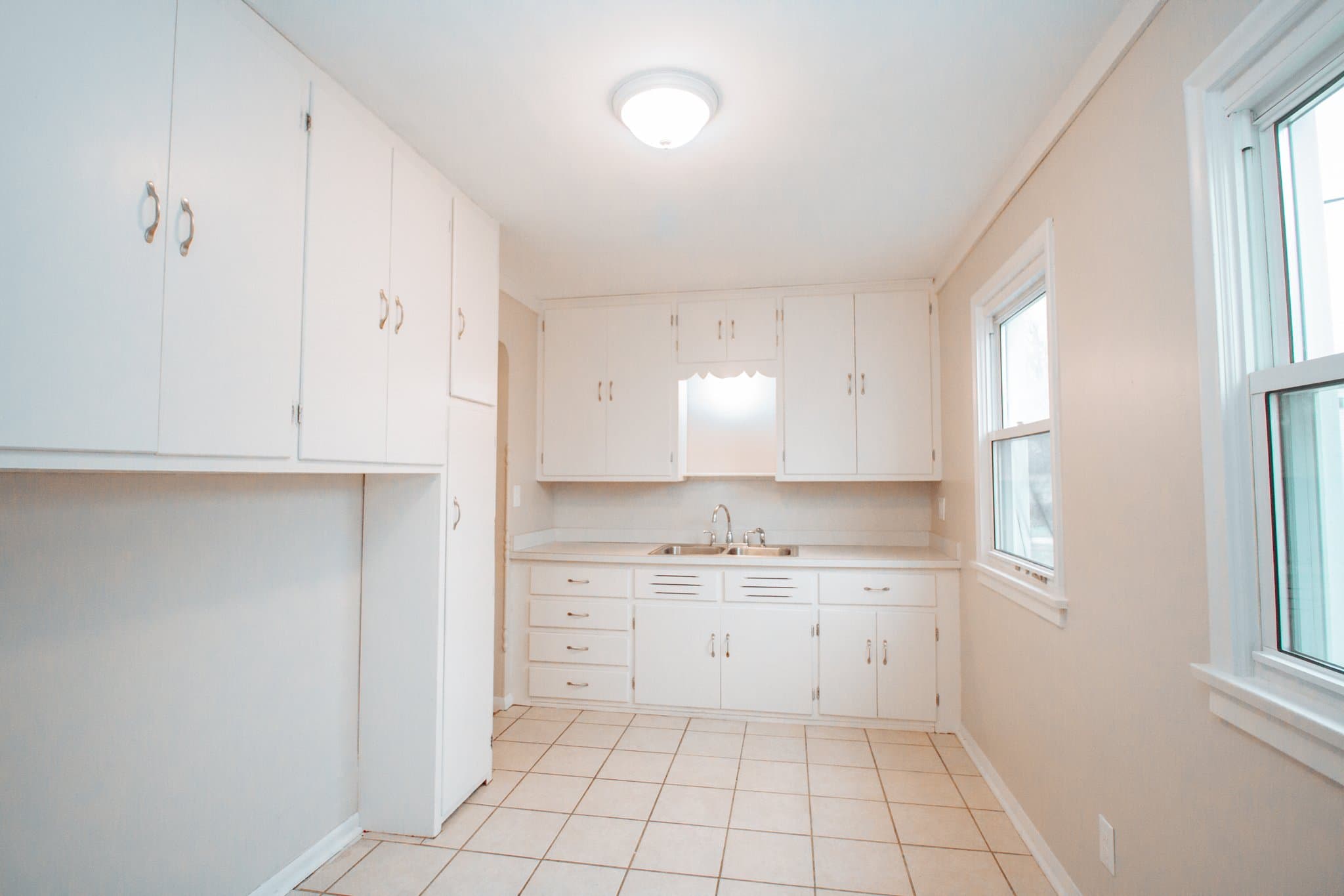 Toledo House: 3347 Blackstone
