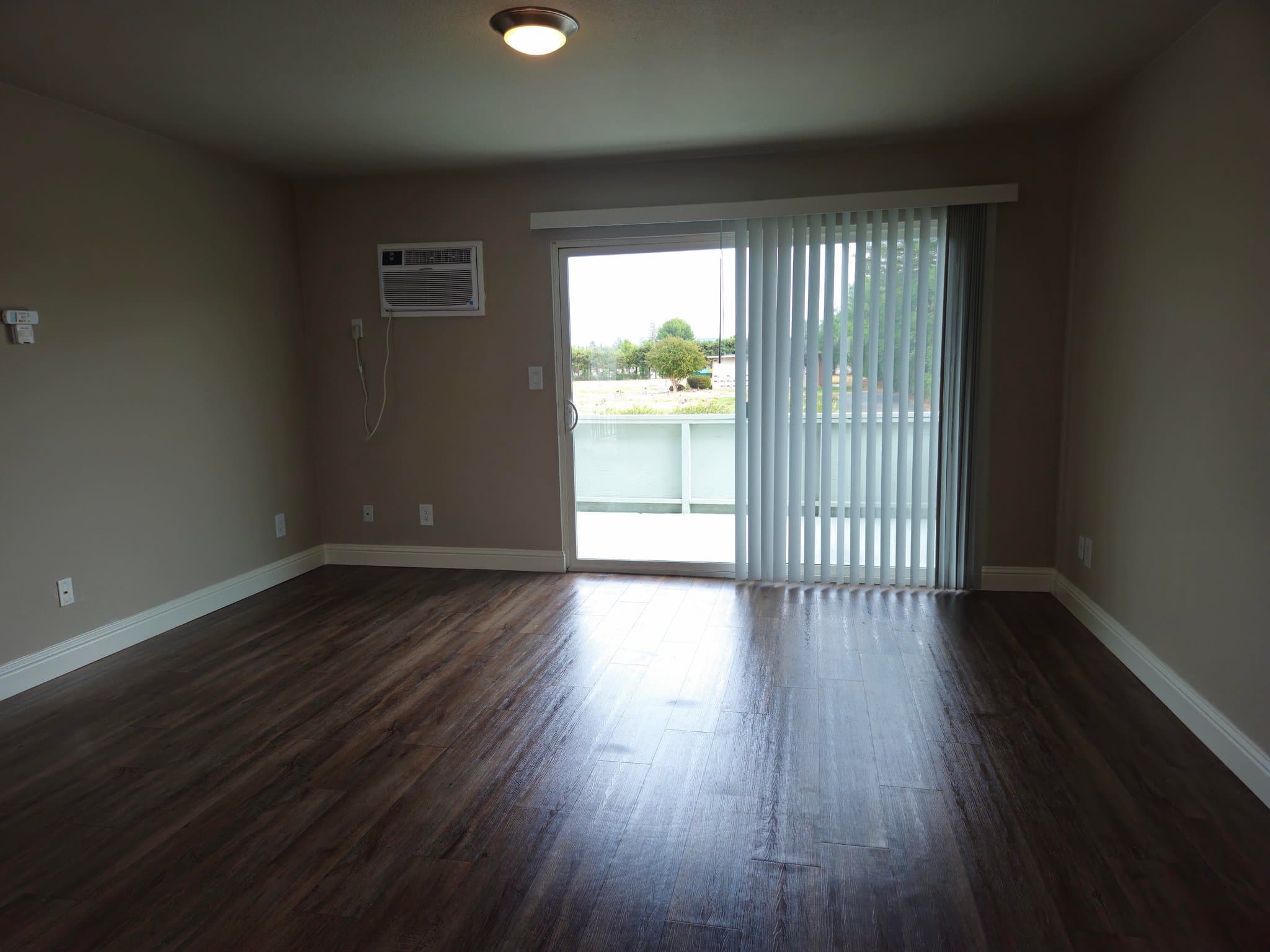 Livermore Apartment: 3819 East Ave