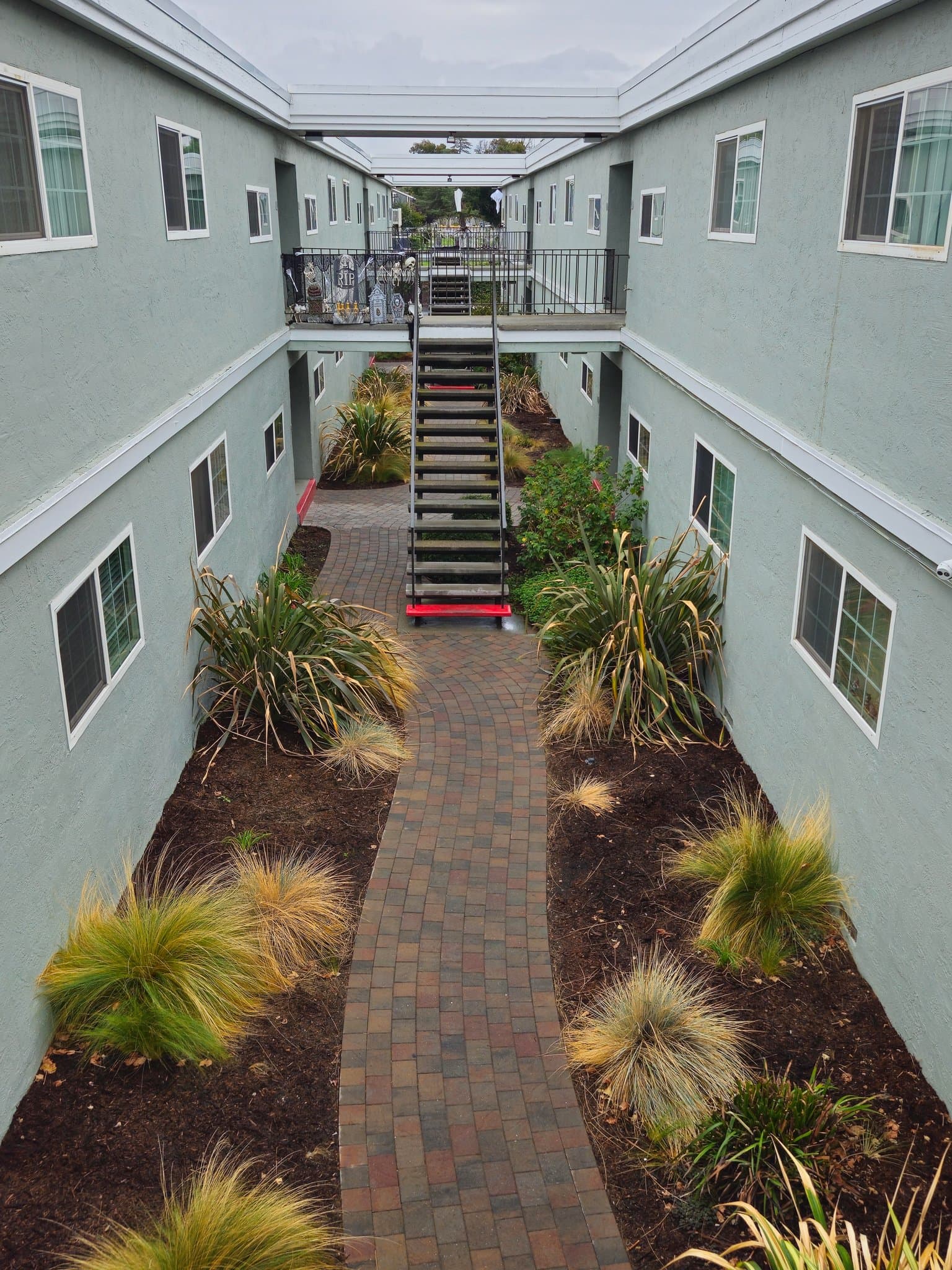 Livermore Apartment: 3819 East Ave